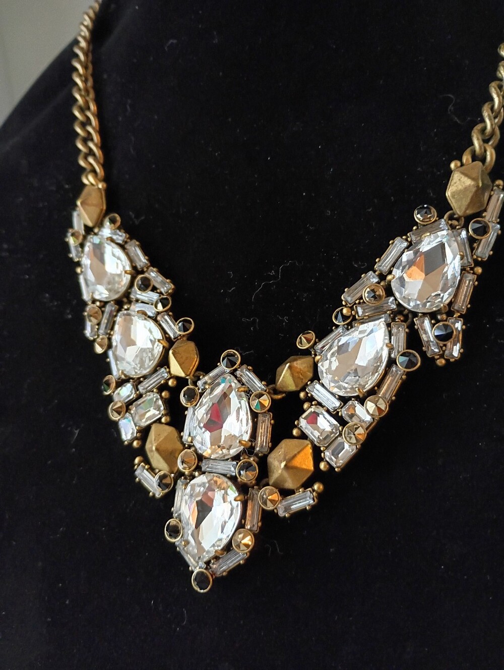 Gorgeous Stella & Dot "Zora Crystal" Necklace
